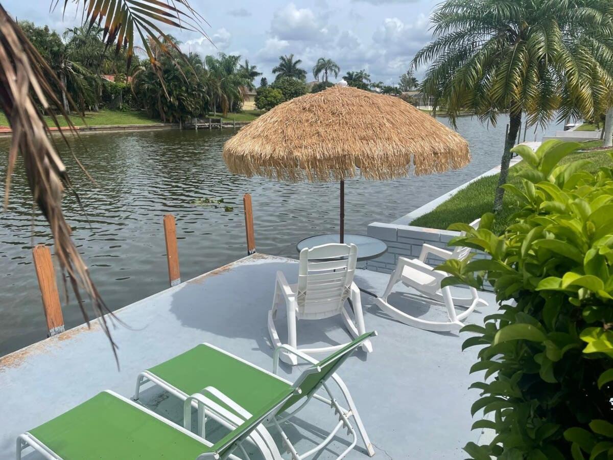 Hidden Secret Waterfront Retreat * Cape Coral