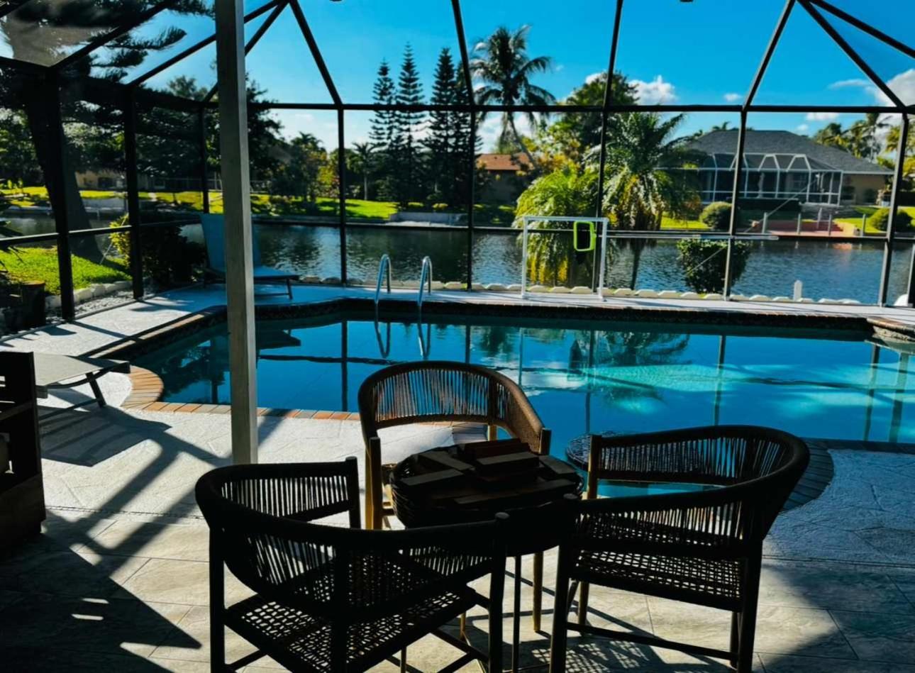 Hidden Secret Waterfront Retreat Casa vacanze