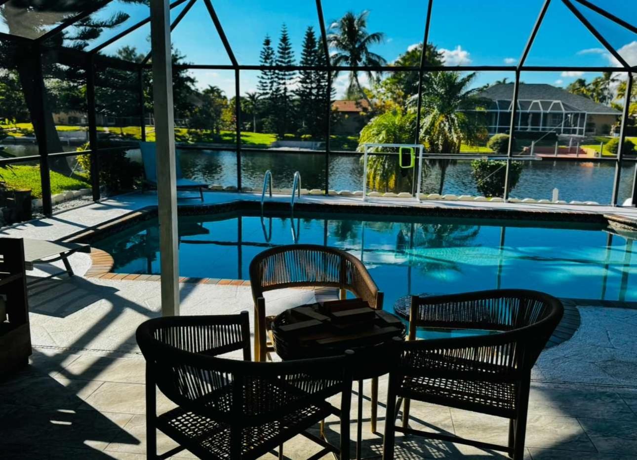 Hidden Secret Waterfront Retreat Casa vacanze *