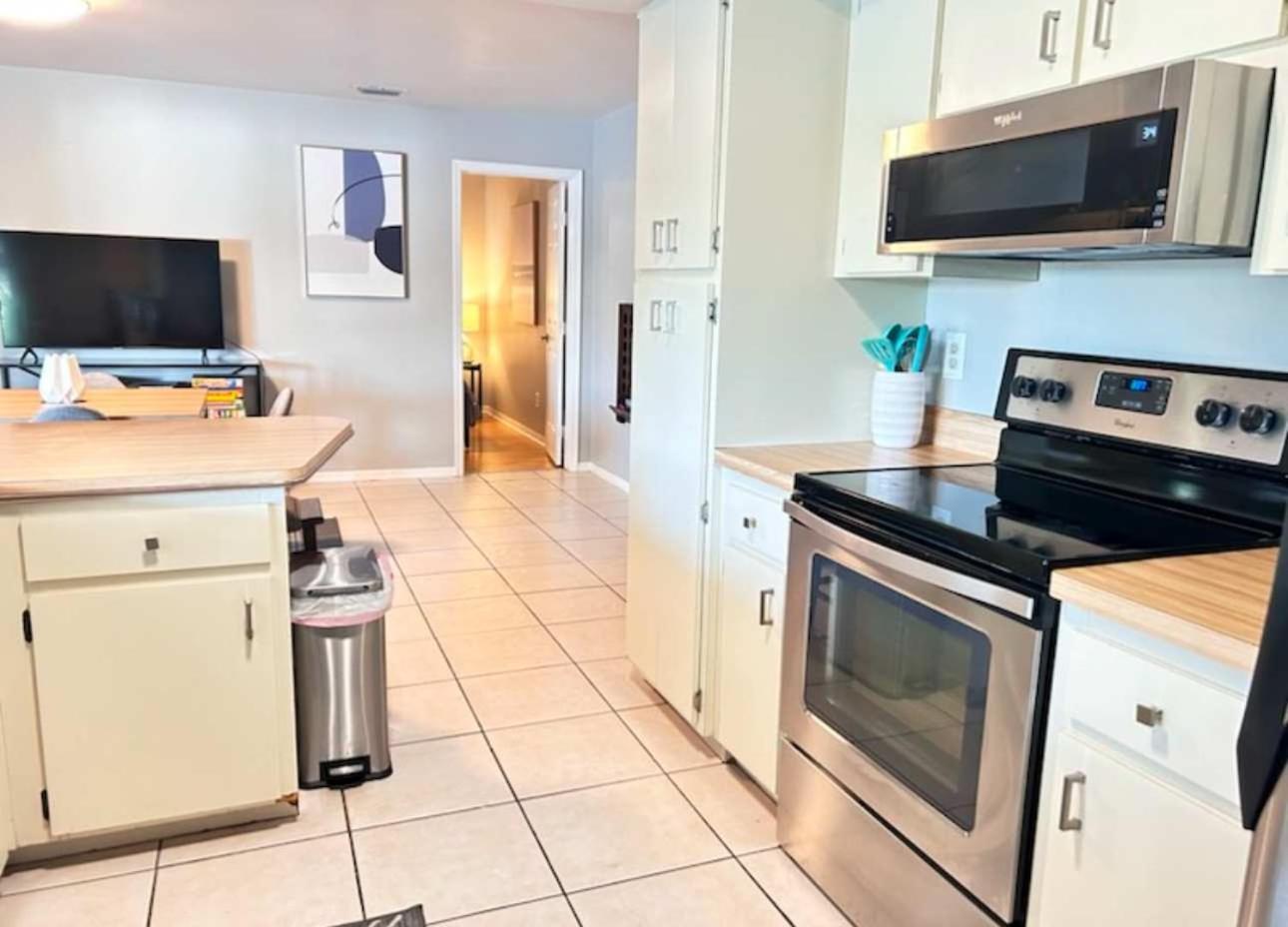 Hidden Secret Waterfront Retreat Cape Coral